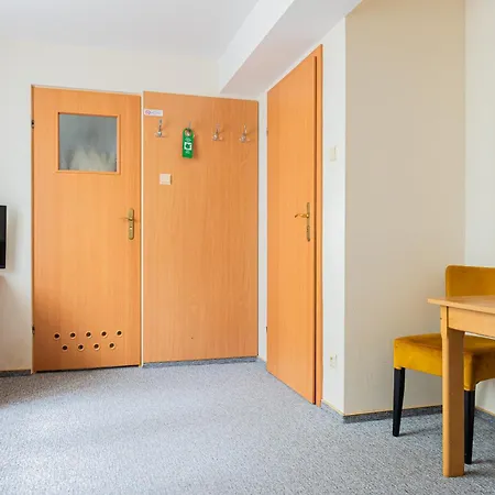 Dom Wczasowy Zew Morza - Basen, Spa, Wyzywienie W Cenie Jastrzebia Gora Room photo
